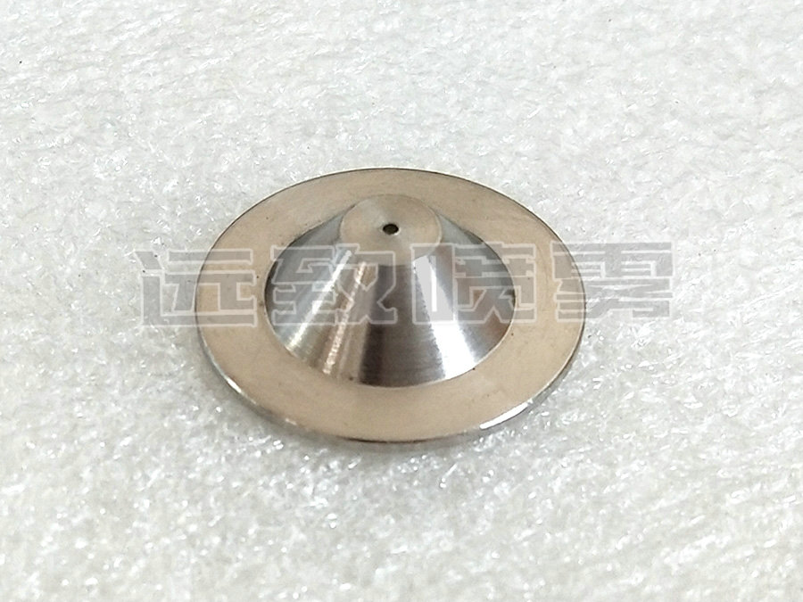 鑲嵌紅寶石噴嘴