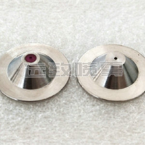 鑲嵌紅寶石噴嘴